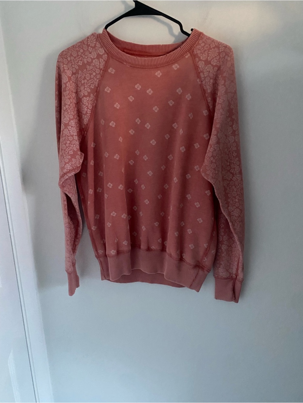 aerie Dusty Pink Crewneck Sweater with Subtle Pattern